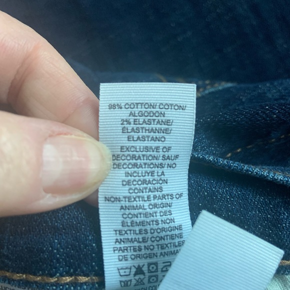 Like New Lucky Brand 33/32 Jeans - Picture 6 of 8
